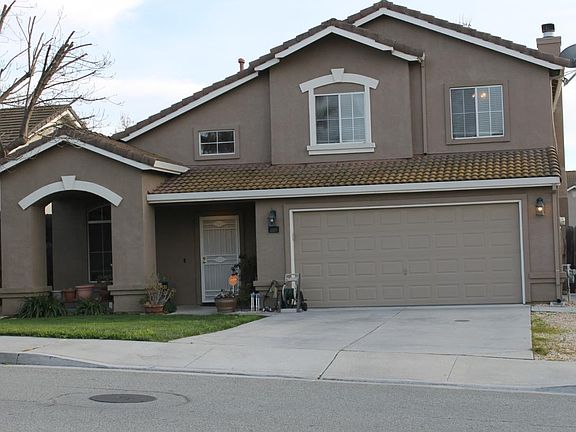 2nd image of 2215 Highland Dr