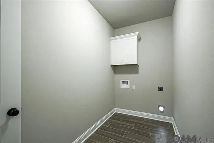 10921 Maitland Ave — Photo 15