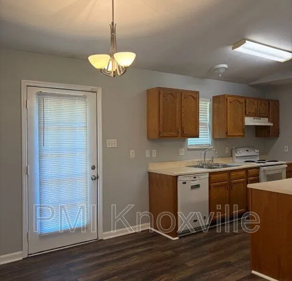 4136 Larigo Dr — Photo 6