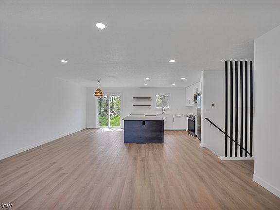 4th image of 6394 Glenallen Ave