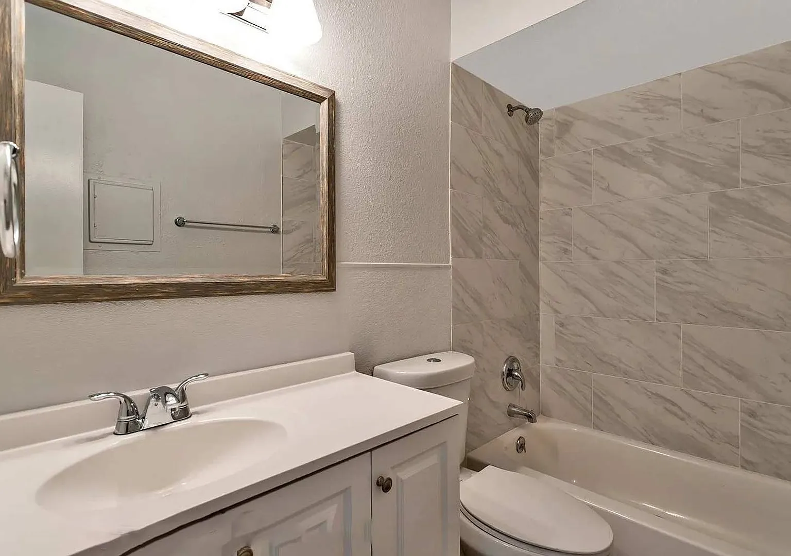 936 East Roma Avenue — Photo 4