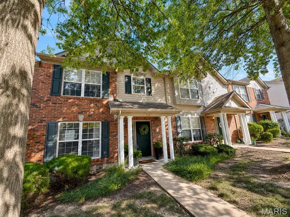 410 Montclair Tower Dr, Saint Charles, MO 63303