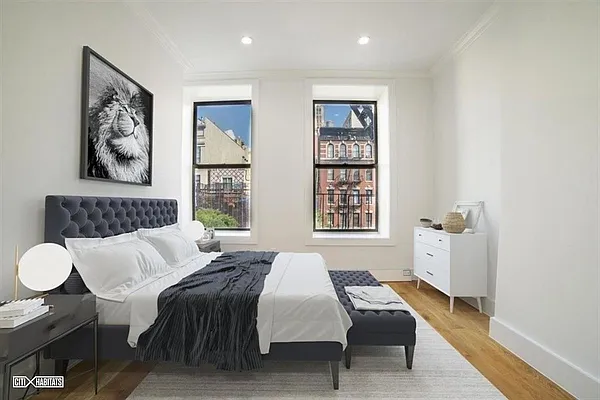 Rented by Compass | media 35