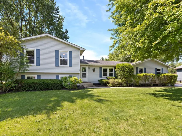1911 May Dr, Johnsburg, IL 60051