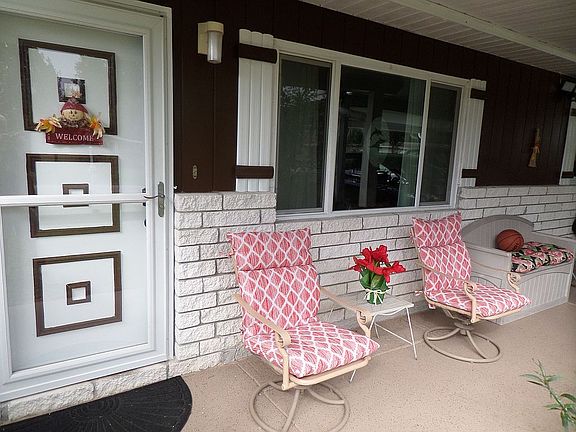 small covered front porch