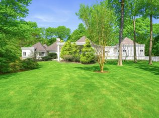 13 Lakewood Ln, Quogue, NY 11959