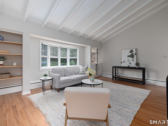 4th image of 187 Elmwood Drive