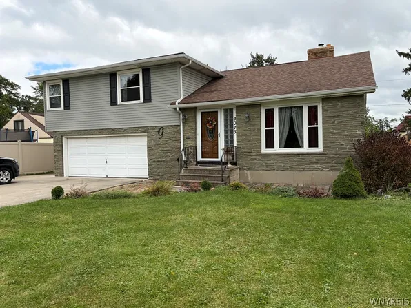 3073 Lewiston Rd, Niagara Falls, NY 14305