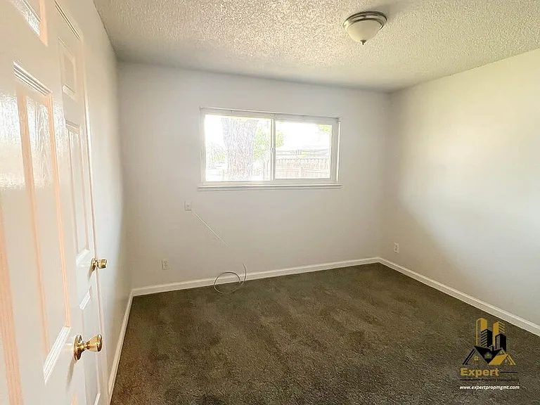 7733 Mary Lou Way — Photo 5