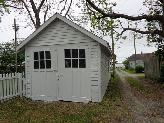 4th image of 2909 Arendell St