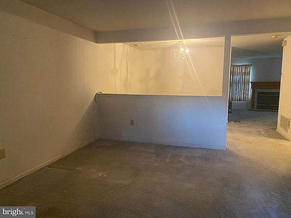 5th image of 315 Sequoia Dr