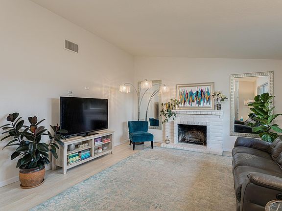 3rd image of 7208 Sunwood Way