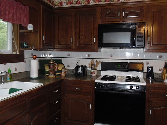 4th image of 251 N Wausau Ct