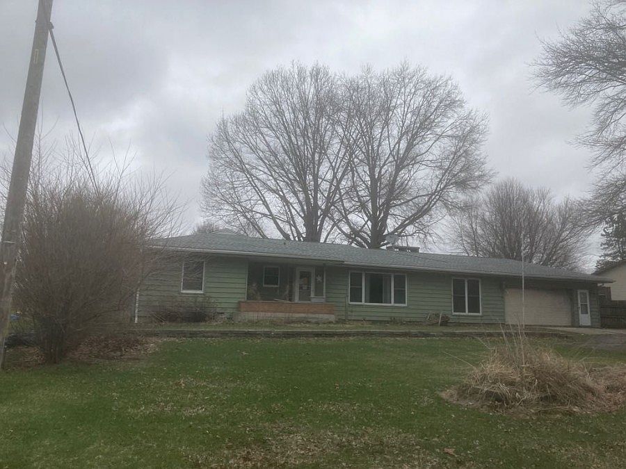 2nd image of 410 Barbara St