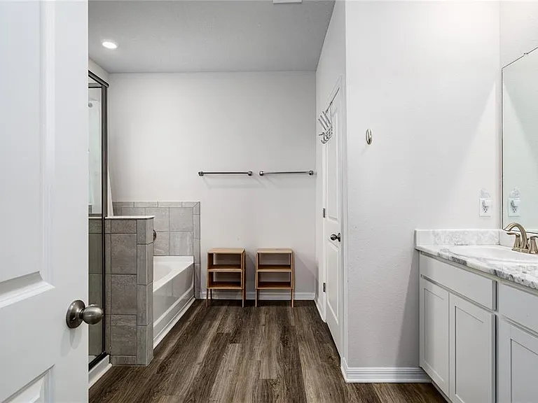 10622 Eustis Dr — Photo 13