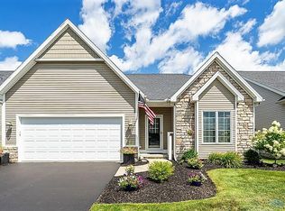 2328 Homestead Dr, Perrysburg, OH 43551