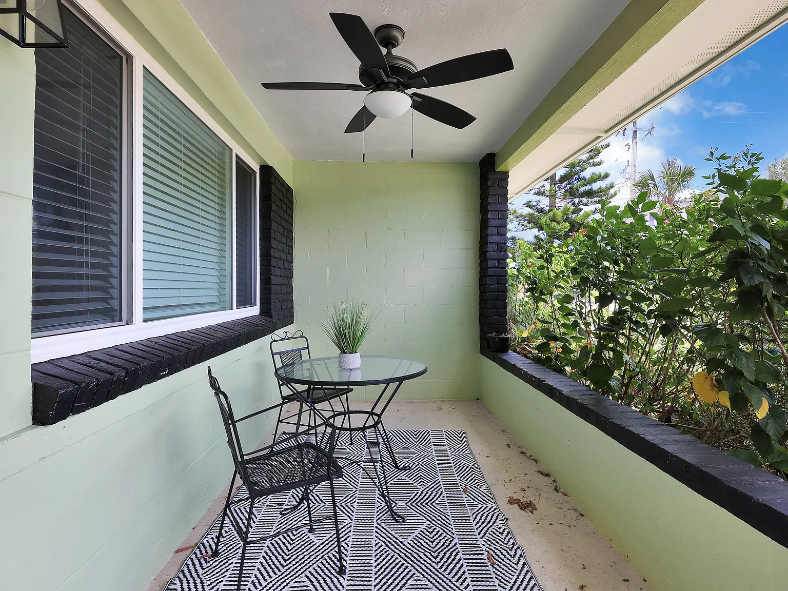 2 bed, 1000 sqft, $2,325 — Photo 3