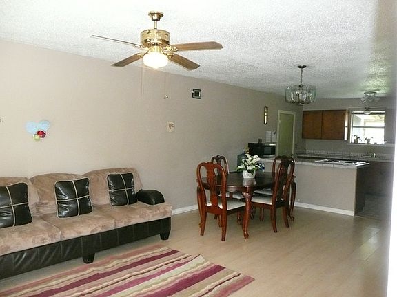 2nd image of 511 Avenue E