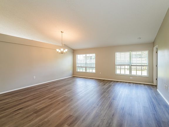 3rd image of 1434 Lakehurst Way