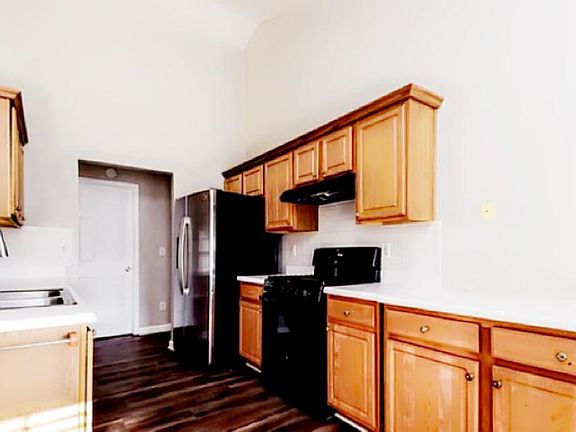 5th image of 7232 Hillvale Cir