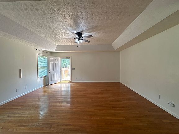 5th image of 671 Circle Dr