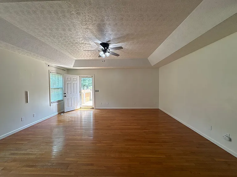 671 Circle Dr — Photo 5