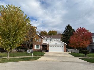 284 Washo Dr, Lake Zurich, IL 60047