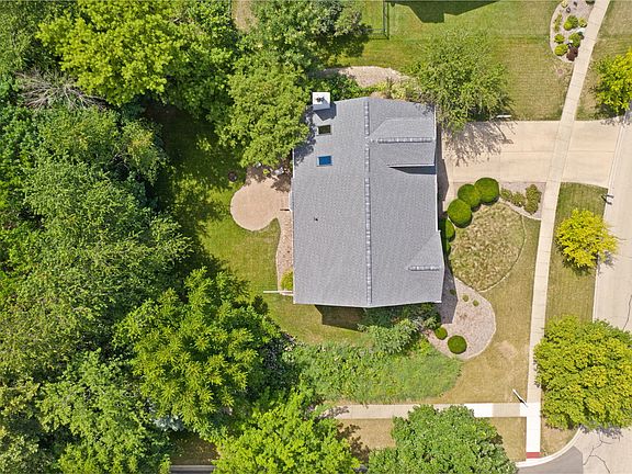 5th image of 190 Sauk Dr