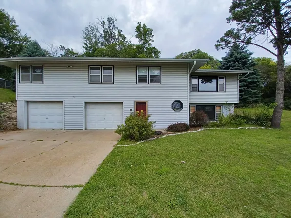 218 Wendy Heights Rd, Council Bluffs, IA 51503