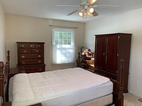 5th image of 109 Canterbury Ln