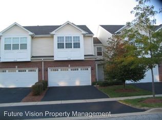238 S Oak Creek Ln, Romeoville, IL 60446