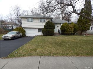 7 Cameo Ridge Rd, Monsey, NY 10952