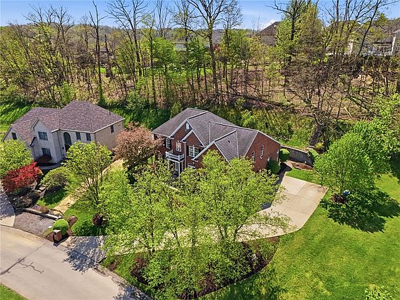 2nd image of 302 Bunker Hill Dr