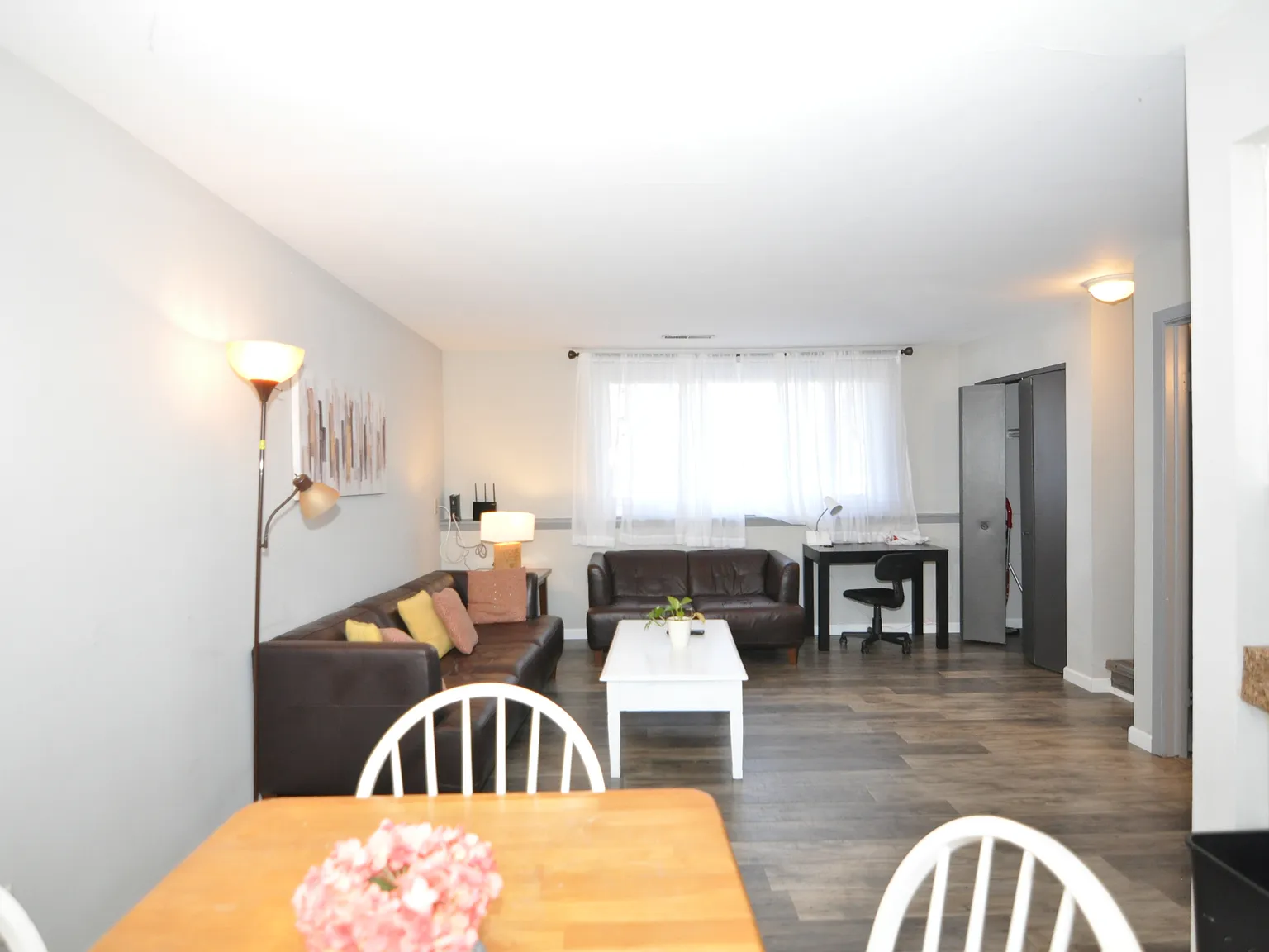 2 bed, 1.5 bath, 1200 sqft, $1,700 — Photo 2