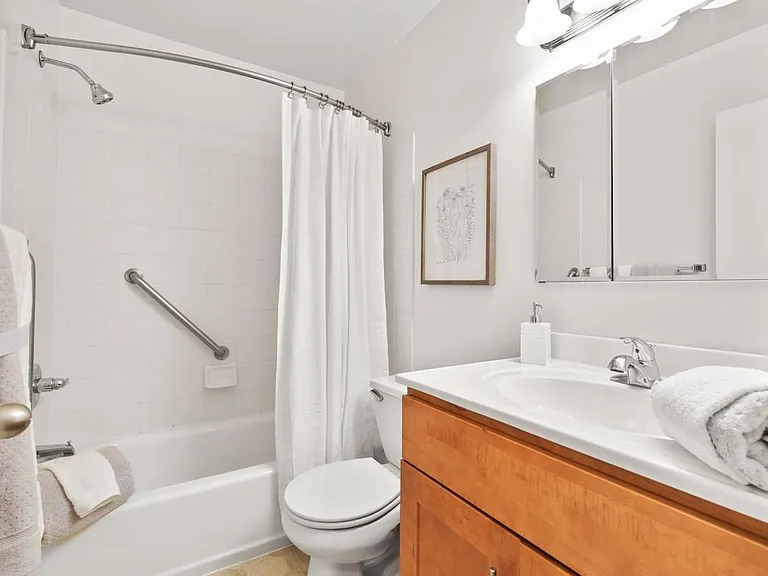 Contemporary Bathroom Style