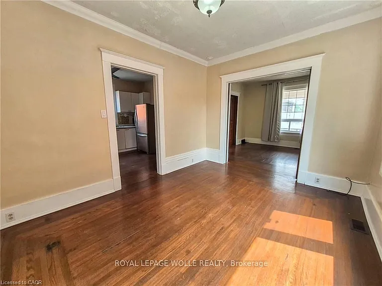 408 Wellington St N #2 — Photo 7