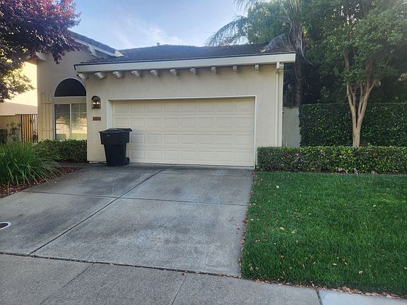 2nd image of 1565 Martinique Dr