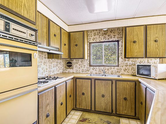 4th image of 168 Park Ln