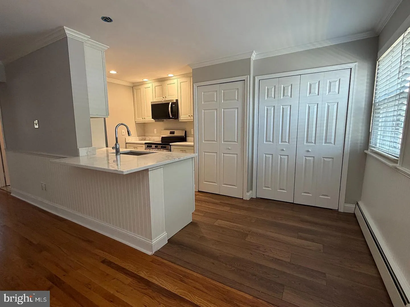 403 S Main St — Photo 2