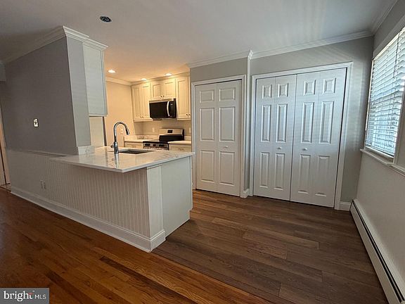 2nd image of 403 S Main St #105