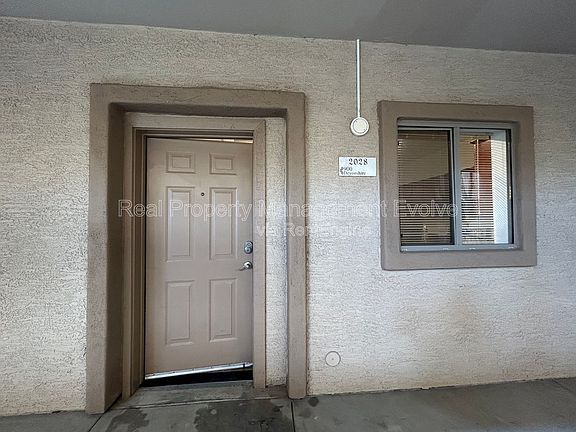 4th image of 920 E Devonshire Ave Unit 2028