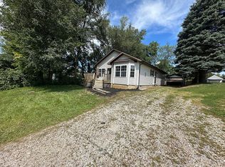 1215 Fischer Rd, Creve Coeur, IL 61610