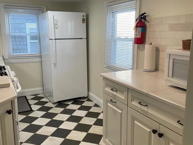 7 Webb Ave #2-W — Photo 13
