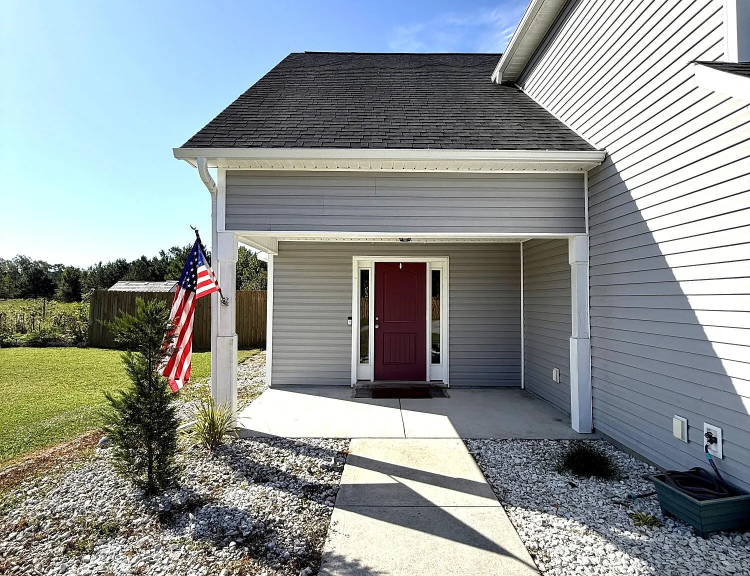 3 bed, 2.5 bath, 1889 sqft, $1,800 — Photo 3