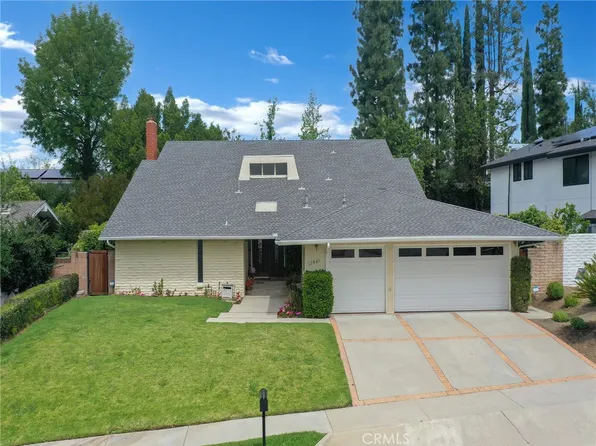 22649 Town Crier Rd, Calabasas, CA 91302