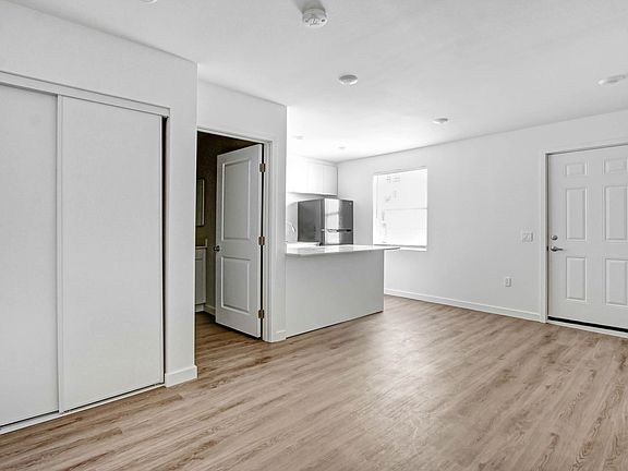 5th image of 1212 E 3rd St #13