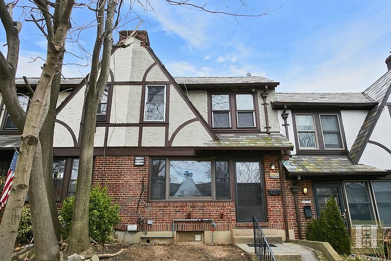 1st image of 67122 Burns St