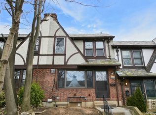 67122 Burns St, Forest Hills, NY 11375
