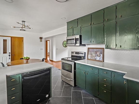 4th image of 2815 4th Street Ct