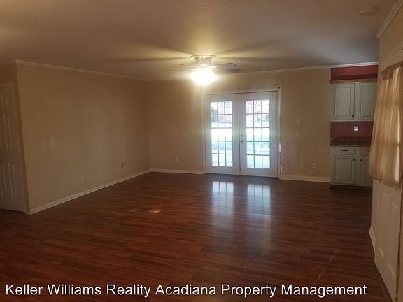 2nd image of 209 Driftwood St